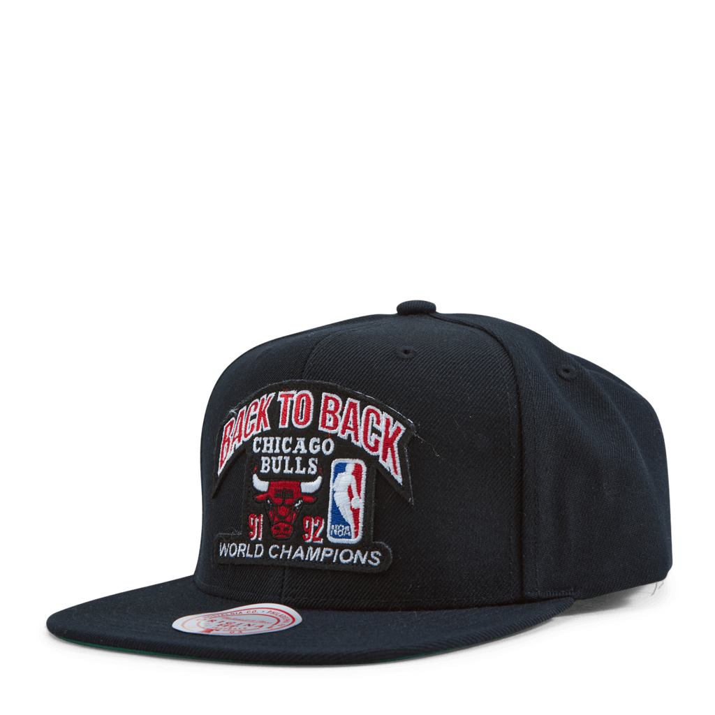 Mitchell \u0026 Ness NBA DAY 11 SNAPBACK CHICAGO BULLS White | BSTN Store, image size:1024x1024